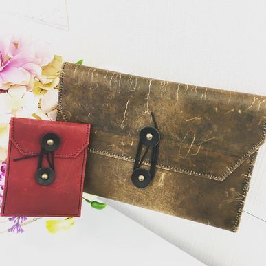 尾里雄介がおすすめする【港　MINATO】の蝋引きブックカバー&書類ケース